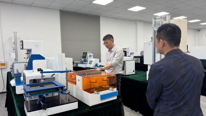 山东大学博士生导师杜付鑫杜教授莅临上海程斯开展学术交流 共绘产学研融合发展新蓝图